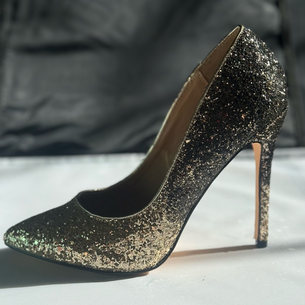 JustFab Sparkling Gold and Black Heels Size 9.5 - Picture 3 of 8